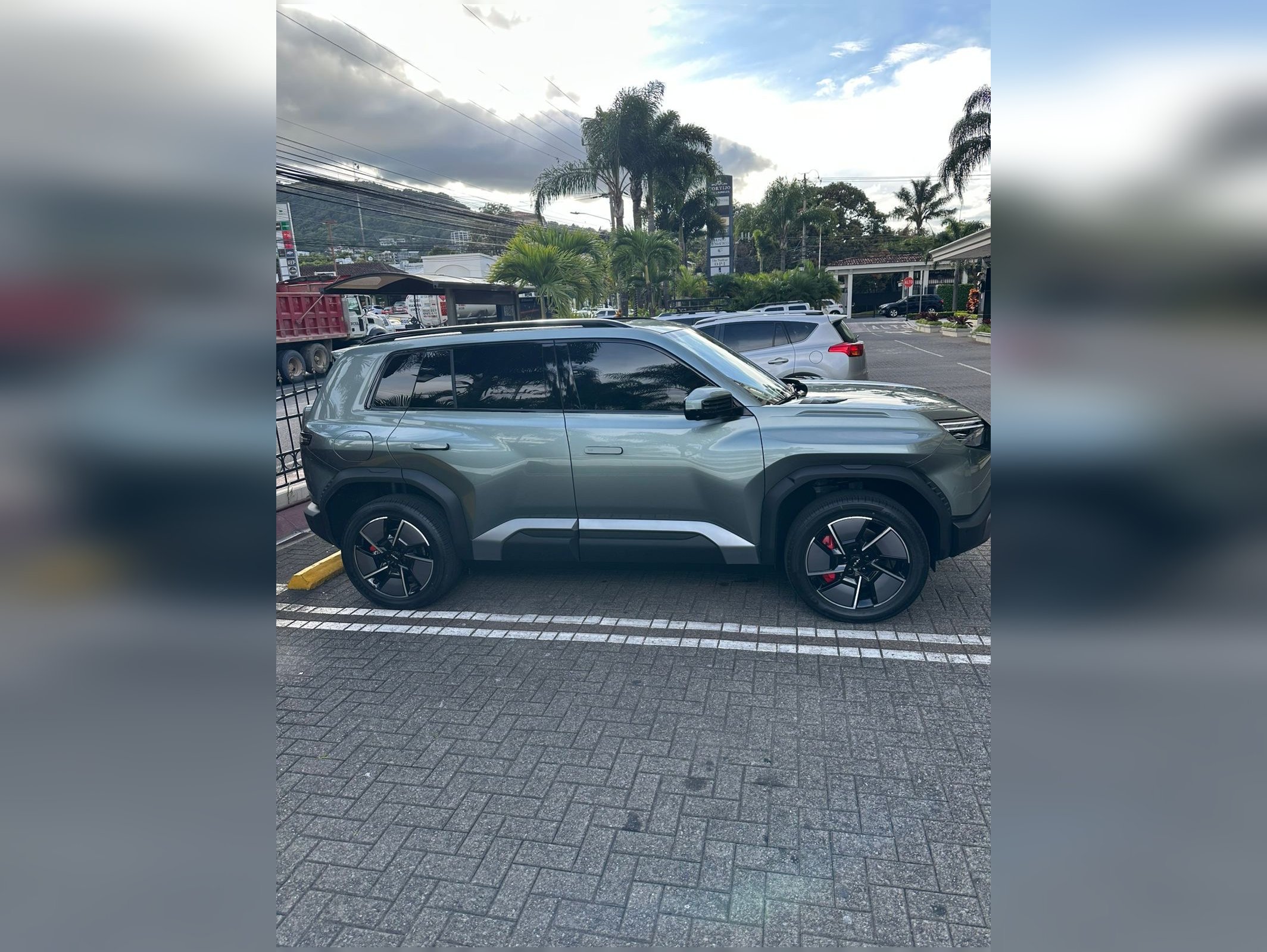 BYD Leopard 3 2025 thumbnail 4